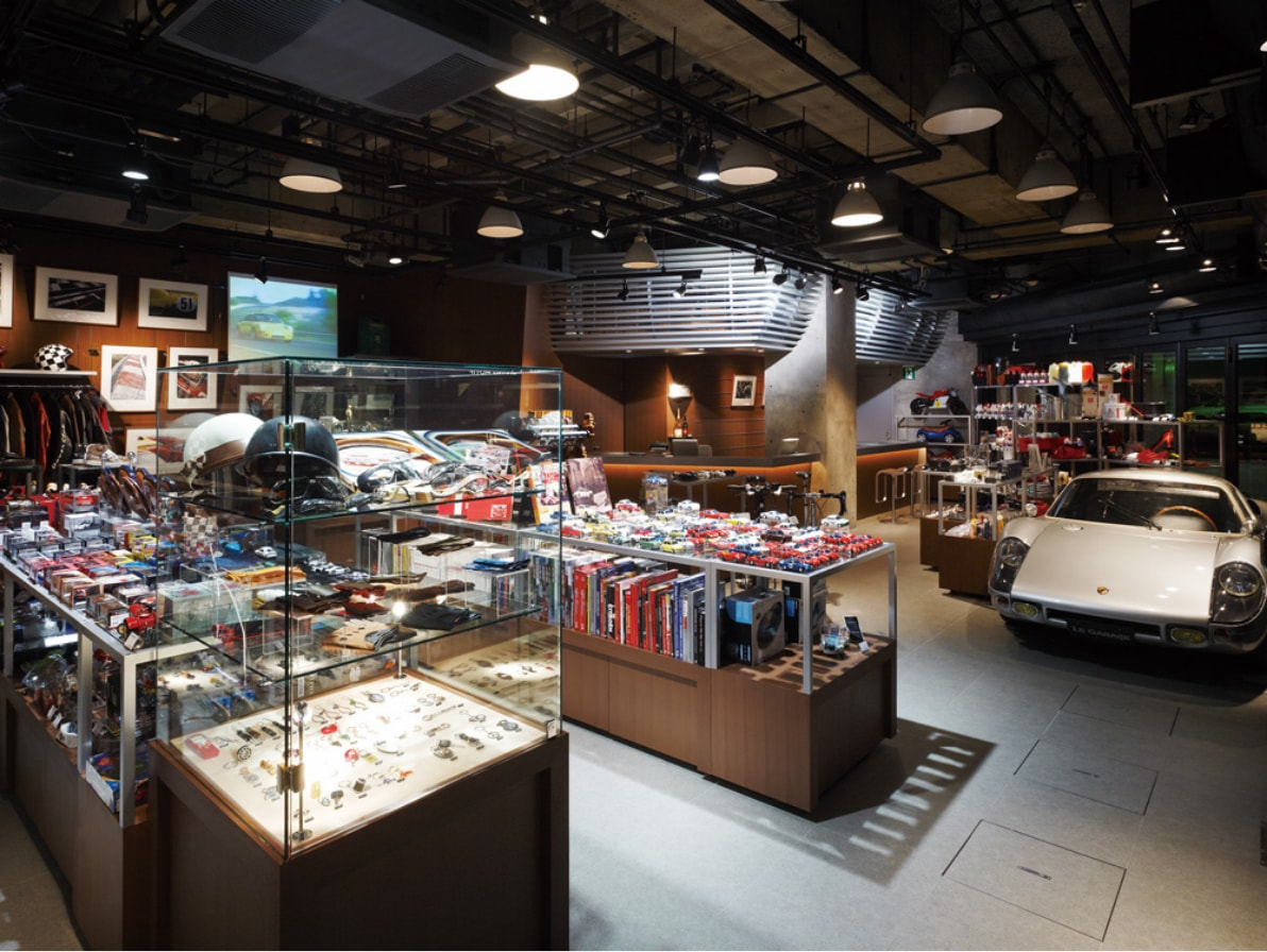 A full renewal of the directly-managed store 'Le Garage'
